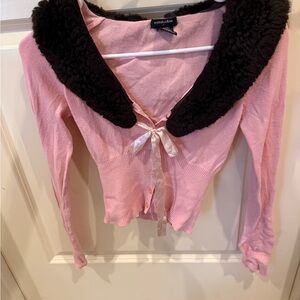 Eyeshadow Pink Cardigan with Brown Collar